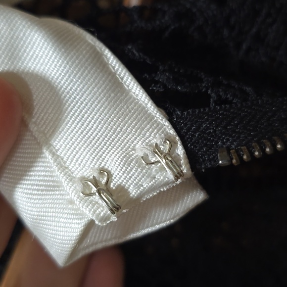 Black Lace Peekaboo Culotte Crop Jumpsuit NWT Venus Sz 16 - Picture 13 of 16